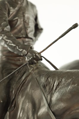 Lot 553 - EMMANUEL FREMIET (1824 - 1910) A FINE 19TH CENTURY BRONZE SCULPTURE OF TWO RACE HORSES WITH JOCKEYS