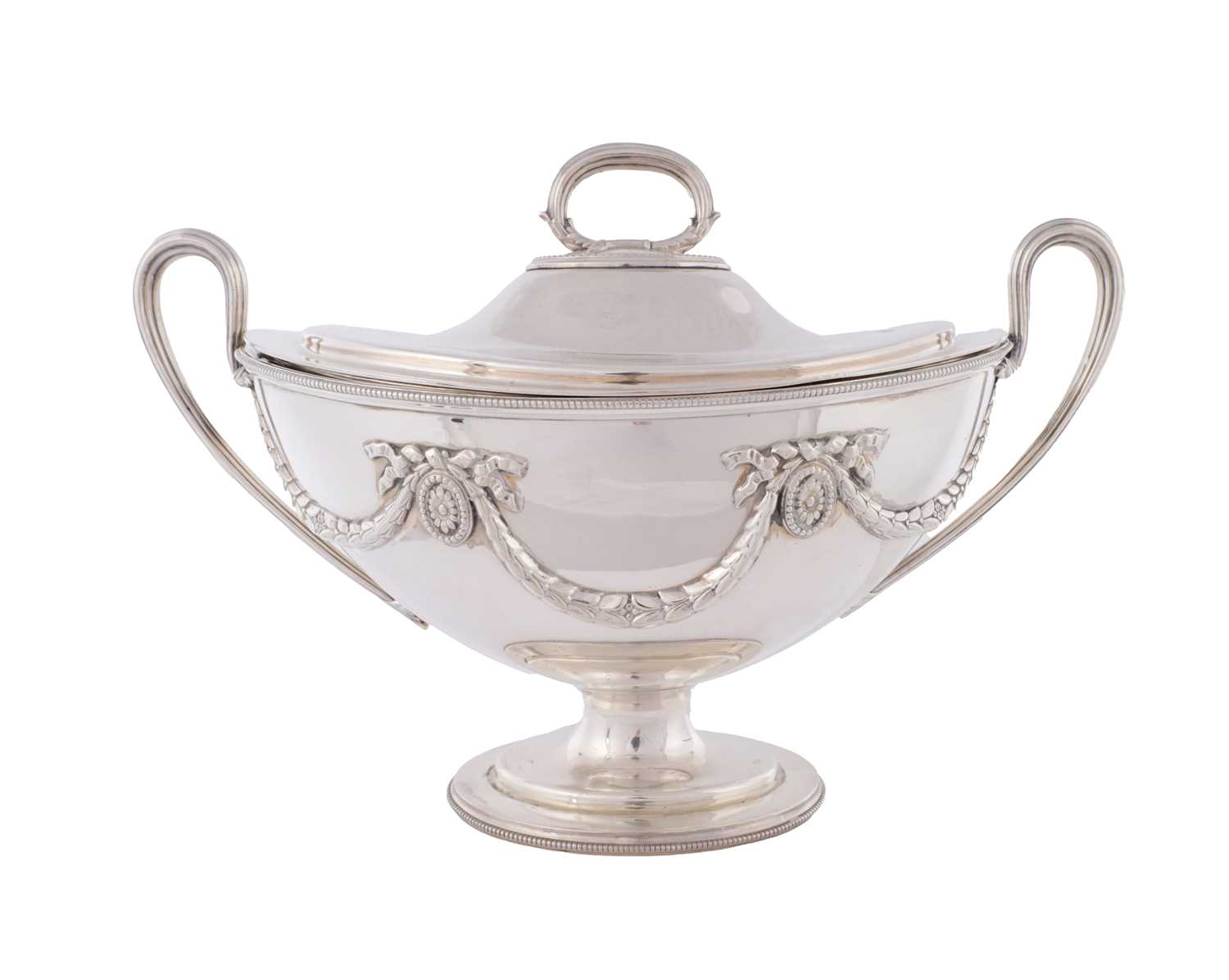 Lot 369 - F B THOMAS & CO. A VICTORIAN SOUP TUREEN AND COVER