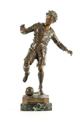 Lot 512 - SYLVAIN KINSBURGER (1855-1935) A LATE 19TH CENTURY BRONZE OF A FOOTBALLER