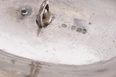 Lot 415 - JOHN HOULE, LONDON. A WILLIAM IV SILVER SOUP TUREEN AND COVER