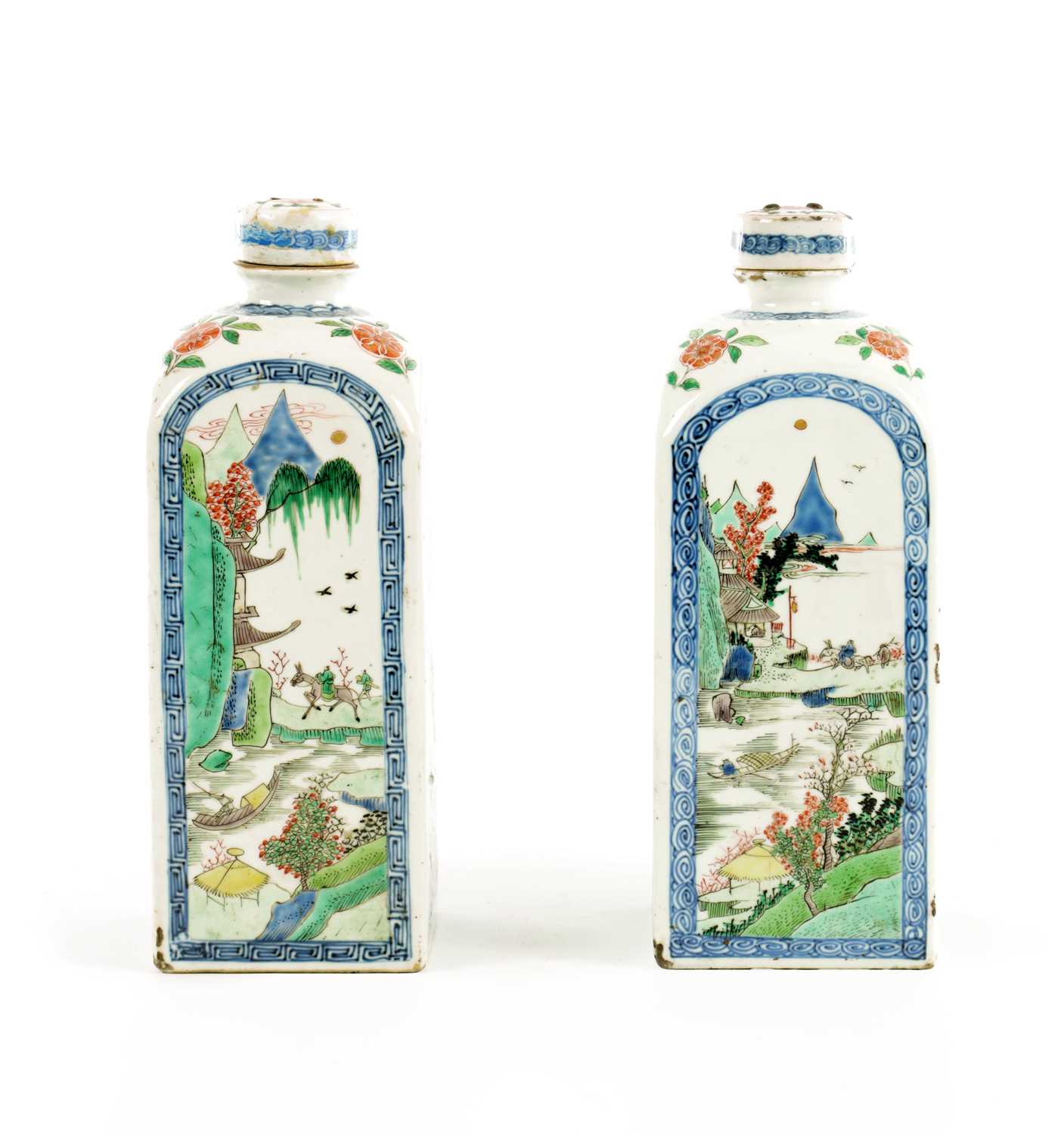 Lot 99 - A PAIR OF CHINESE KANGXI PERIOD FAMILLE VERTE PORCELAIN GIN FLASKS