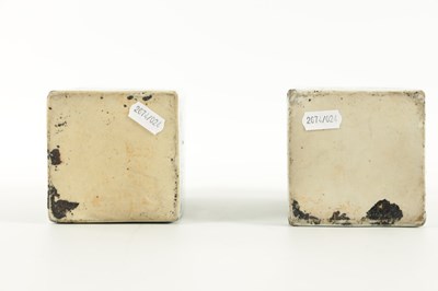 Lot 99 - A PAIR OF CHINESE KANGXI PERIOD FAMILLE VERTE PORCELAIN GIN FLASKS