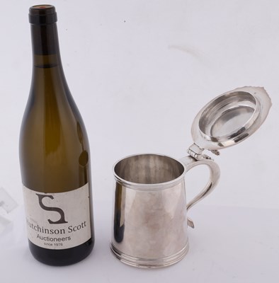 Lot 396 - A WILLIAM AND MARY SILVER LIDDED TANKARD