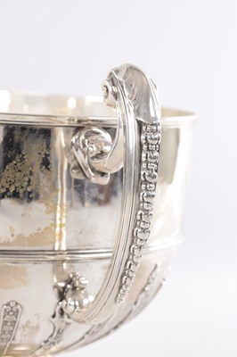 Lot 390 - HOLLAND, ALDWINCKLE AND SLATER, LONDON. A VICTORIAN SILVER PUNCH BOWL