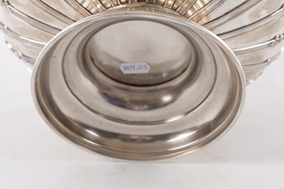 Lot 390 - HOLLAND, ALDWINCKLE AND SLATER, LONDON. A VICTORIAN SILVER PUNCH BOWL