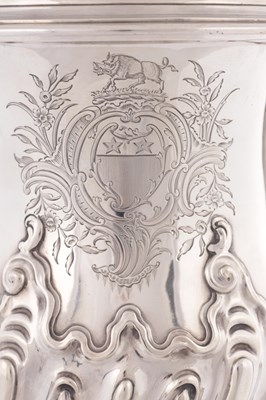 Lot 386 - DANIEL SMITH AND ROBERT SHARP, LONDON. A GEORGE III SILVER CUP AND COVER