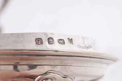 Lot 386 - DANIEL SMITH AND ROBERT SHARP, LONDON. A GEORGE III SILVER CUP AND COVER