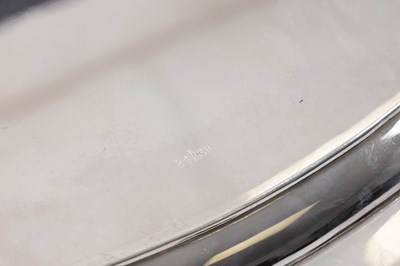 Lot 426 - JOSEPH RODGERS & SONS, SHEFFIELD. A VICTORIAN SILVER OVAL TRAY