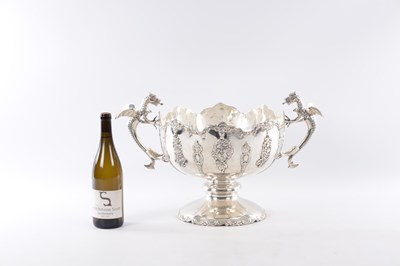 Lot 383 - CHARLES BOYTON & SON LTD. LONDON. A GEORGE V SILVER MONTEITH BOWL