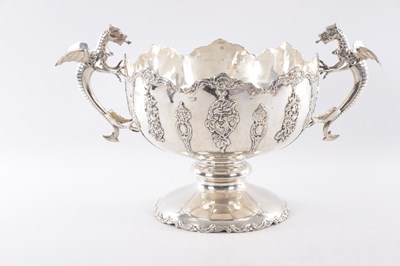 Lot 383 - CHARLES BOYTON & SON LTD. LONDON. A GEORGE V SILVER MONTEITH BOWL