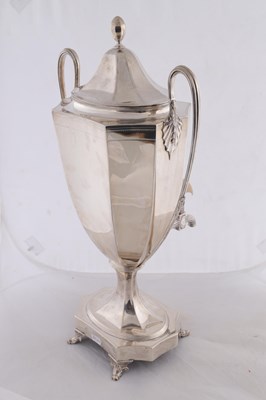 Lot 380 - HENRY CHAWNER. LONDON. A GEORGE III SILVER SAMOVAR