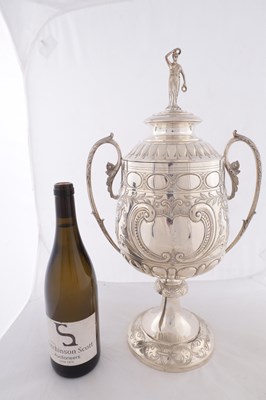 Lot 420 - JAMES DEAKIN & SONS (JOHN AND WILLIAM F DEAKIN) SHEFFIELD. A VICTORIAN SILVER PEDESTAL CUP AND COVER