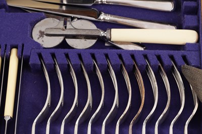 Lot 456 - A BOXED SILVER PART SERVICE CANTEEN OF CUTLERY