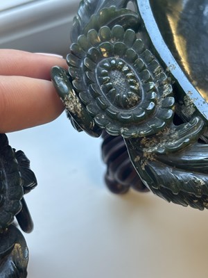 Lot 138 - A PAIR OF LATE QING DYNASTY CHINESE JADE DISHES ON STANDS