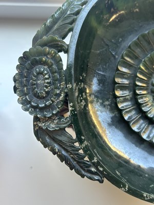 Lot 138 - A PAIR OF LATE QING DYNASTY CHINESE JADE DISHES ON STANDS