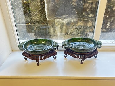 Lot 138 - A PAIR OF LATE QING DYNASTY CHINESE JADE DISHES ON STANDS
