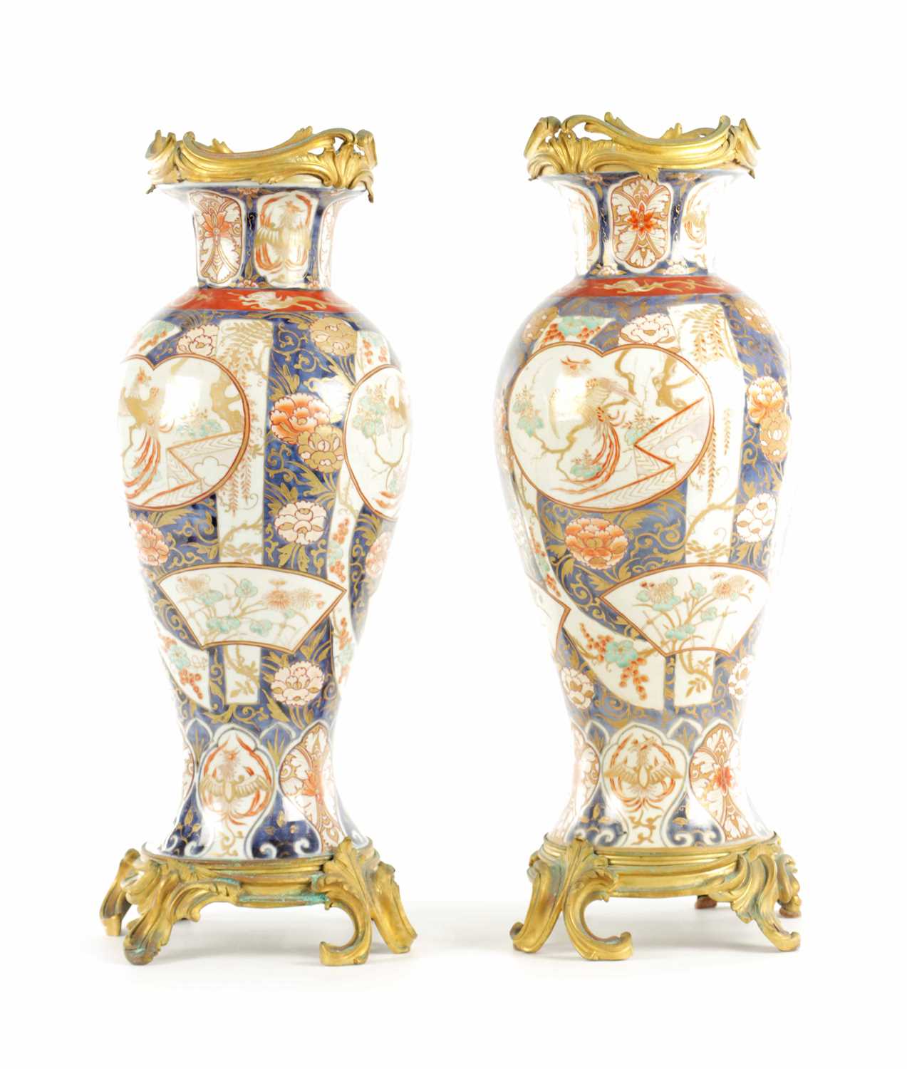 Lot 49 - A PAIR OF 17TH/18TH CENTURY JAPANESE IMARI VASES WITH ORMOLU MOUNTS