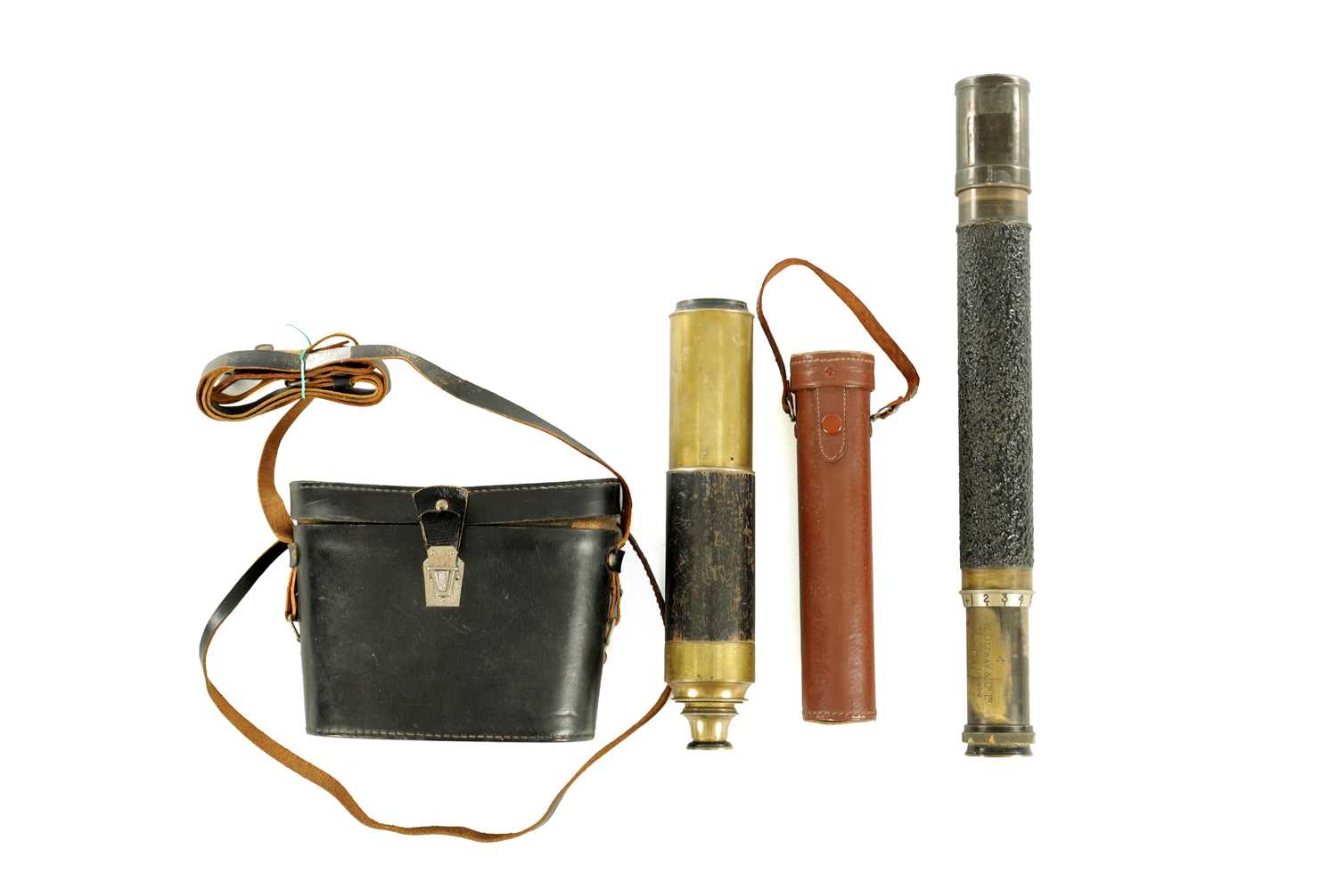 Lot 103 - A COLLECTION OF THREE TELESCOPES AND A SET OF BINOCULARS