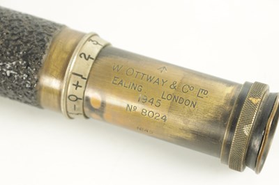 Lot 103 - A COLLECTION OF THREE TELESCOPES AND A SET OF BINOCULARS