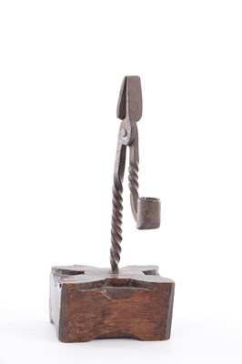 Lot 641 - AN 18TH CENTURY WELSH IRONWORK RUSHLIGHT