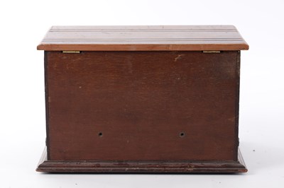 Lot 390 - A VINTAGE VALVE RADIO AND HORN
