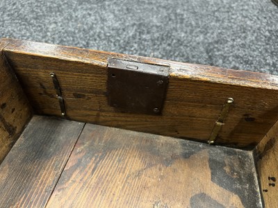 Lot 1347 - AN UNUSUAL EARLY 18TH CENTURY ELM CANDLE STAND