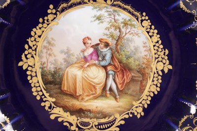 Lot 39 - A FINE PAIR OF 19TH CENTURY MEISSEN RETICULATED CABINET PLATES