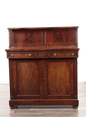 Lot 319 - A REGENCY FLAMED MAHOGANY SIDE CABINET
