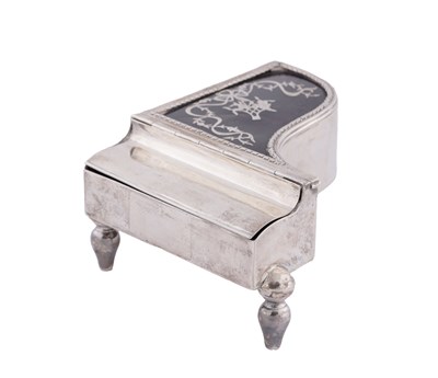Lot 413 - AN EDWARD VII SILVER AND TORTOISESHELL JEWELLERY CASKET FORMED AS A PIANO