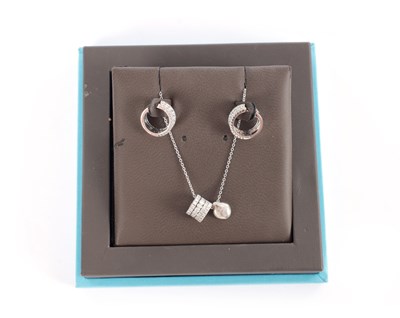 Lot 224 - A MAISON BIRKS DIAMOND BARREL NECKLACE AND EARRINGS SET