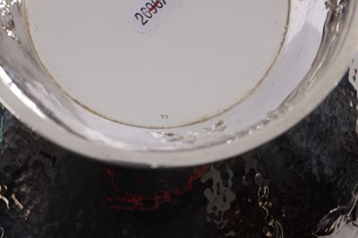 Lot 461 - AN ART NOUVEAU EMBOSSED SILVER BOWL