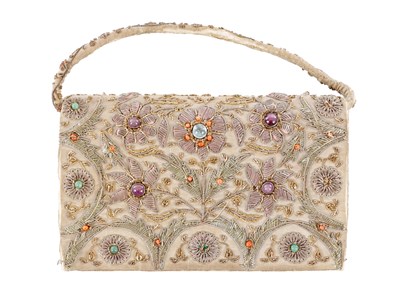 Lot 581 - A 20TH CENTURY SILK AND METAL THREAD EMBROIDERED LADIES HANDBAG