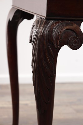 Lot 1293 - A GOOD GEORGE II MAHOGANY SIDE TABLE