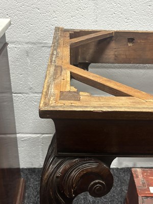 Lot 1293 - A GOOD GEORGE II MAHOGANY SIDE TABLE