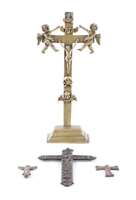 Lot 527 - A COLLECTION OF FOUR RELIGIOUS CROSSES