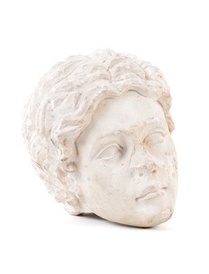 Lot 683 - AN ITALIAN 18/19TH CENTURY CARVED MARBLE HEAD SCULPTURE OF A GODDESS