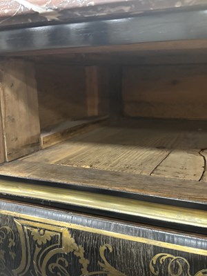 Lot 1193 - IN THE MANNER OF ANDRE-CHARLES BOULLE (1642-1732) A REGENCY FRENCH ORMOLU MOUNTED BOULLE EBONY VENEERED FRENCH COMMODE