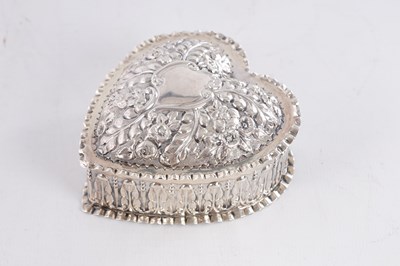 Lot 412 - A HEART SHAPED SILVER TRINKET BOX