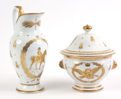 Lot 50 - AN EARLY 20TH CENTURY WHITE PORCELAIN AND GILT...