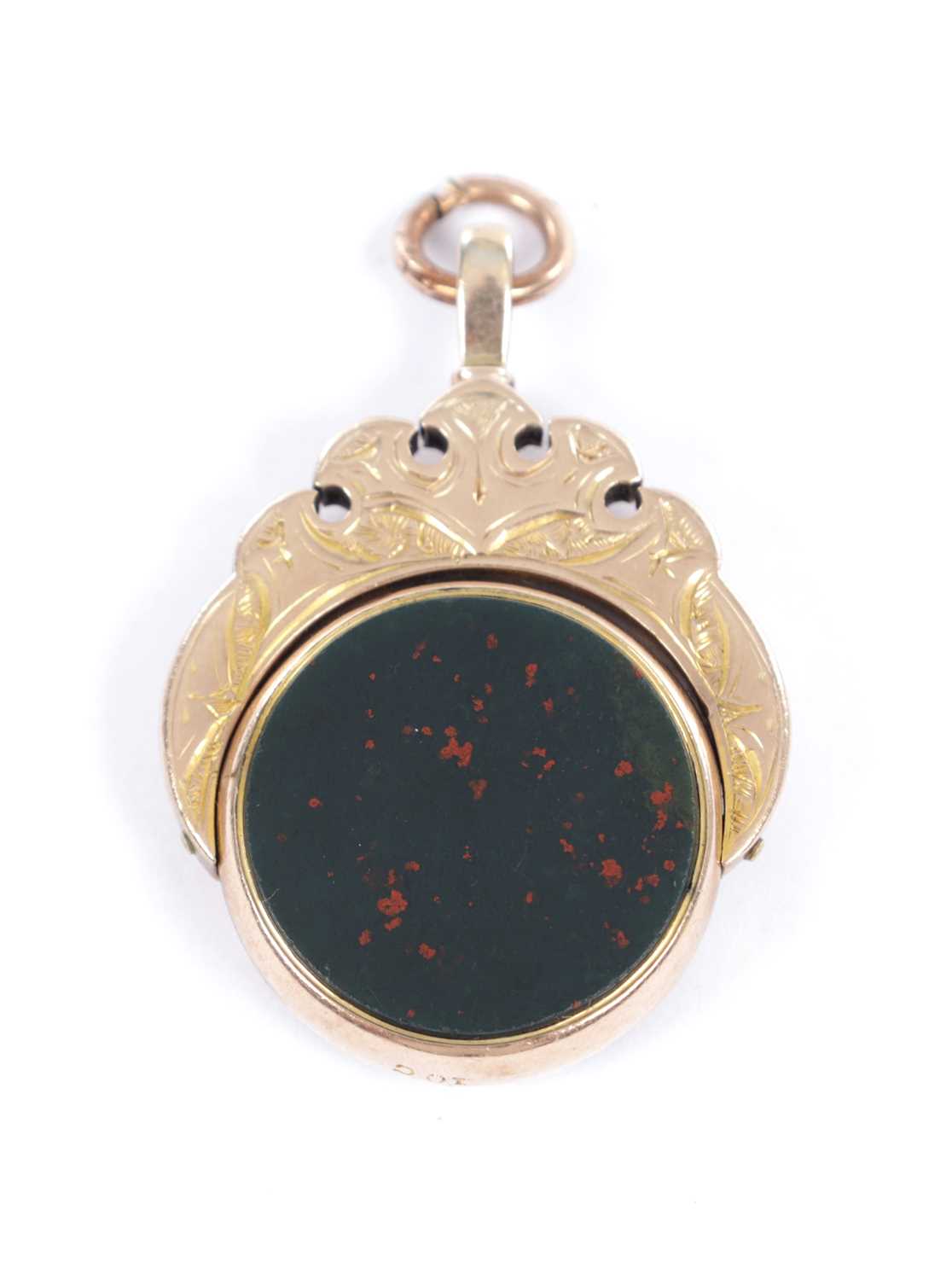 Lot 277 - A 10CT GOLD MOUNTED BLOODSTONE AND AGATE FOB