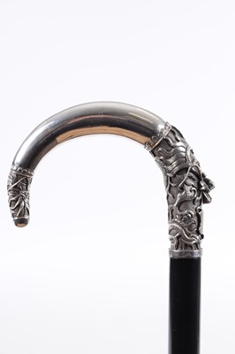 Lot 251 - AN EARLY 20TH CENTURY CHINESE SILVER CROOK HANDLE WALKING STICK
