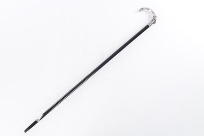Lot 251 - AN EARLY 20TH CENTURY CHINESE SILVER CROOK HANDLE WALKING STICK