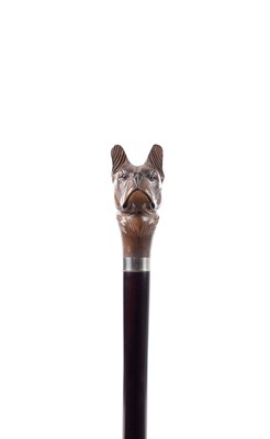 Lot 806 - AN EARLY 20TH CENTURY ENGLISH CARVED DOG'S HEAD WALKING STICK