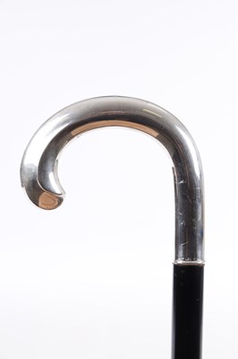 Lot 804 - AN EARLY 20TH CENTURY SWEDISH SILVER CROOK HANDLE WALKING STICK