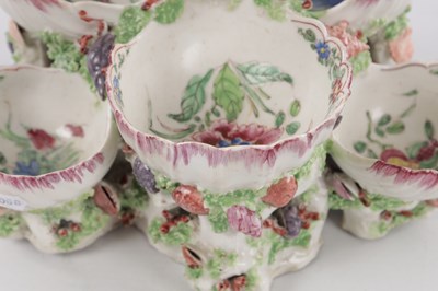 Lot 37 - AN UNUSUAL 18TH CENTURY BOW PORCELAIN SWEETMEAT STAND