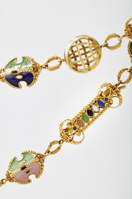 Lot 279 - A FINE AND IMPORTANT 19TH CENTURY FRENCH GOLD AND ENAMEL CROSS PENDANT NECKLACE