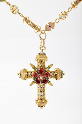 Lot 279 - A FINE AND IMPORTANT 19TH CENTURY FRENCH GOLD AND ENAMEL CROSS PENDANT NECKLACE