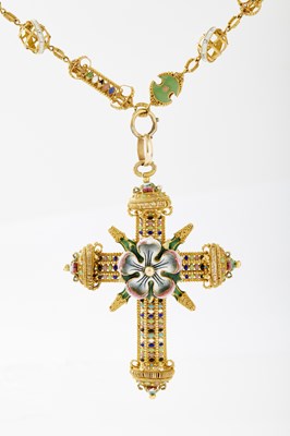 Lot 279 - A FINE AND IMPORTANT 19TH CENTURY FRENCH GOLD AND ENAMEL CROSS PENDANT NECKLACE