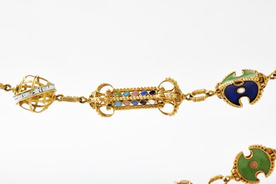 Lot 279 - A FINE AND IMPORTANT 19TH CENTURY FRENCH GOLD AND ENAMEL CROSS PENDANT NECKLACE