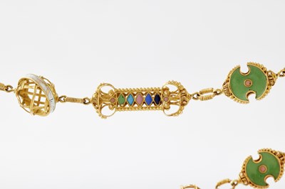 Lot 279 - A FINE AND IMPORTANT 19TH CENTURY FRENCH GOLD AND ENAMEL CROSS PENDANT NECKLACE